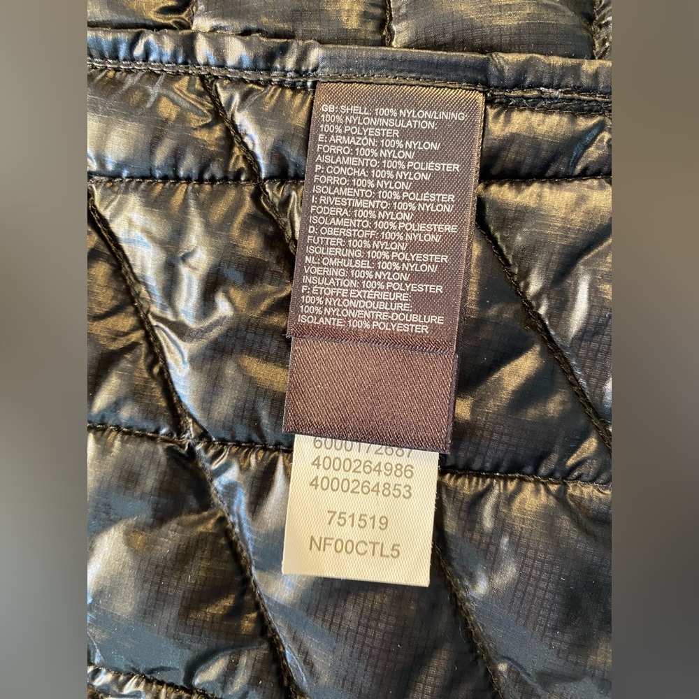 The North Face Womens Medium Black/polka dot/speckled vest - Picture 6 of 9